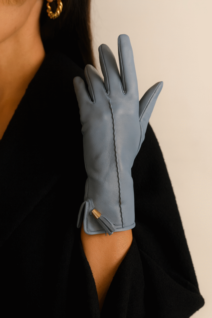 lilian – guanti da donna in pelle foderati in lana (celeste e nero)